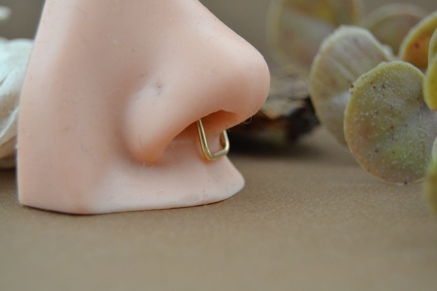 Square Septum Retainer