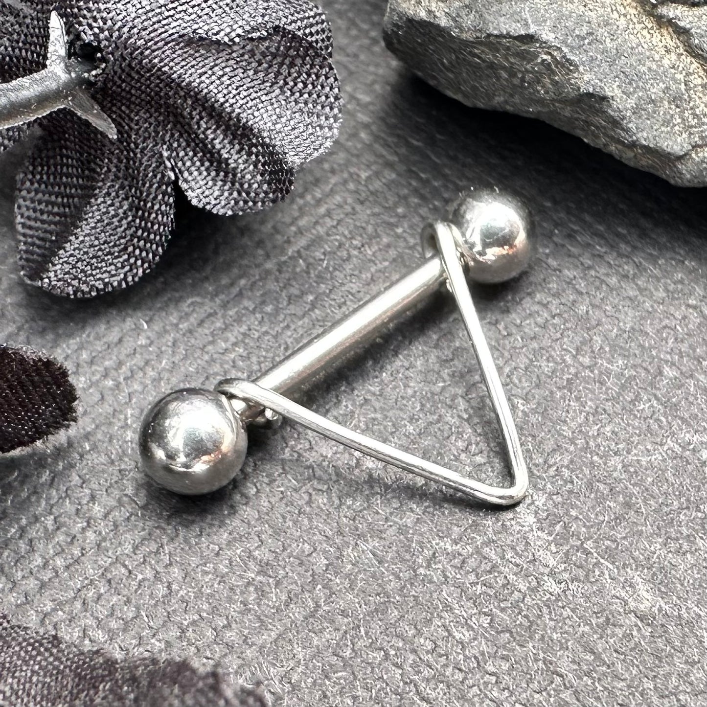 Simple V Nipple Ring 316L Stainless Steel - 1pc