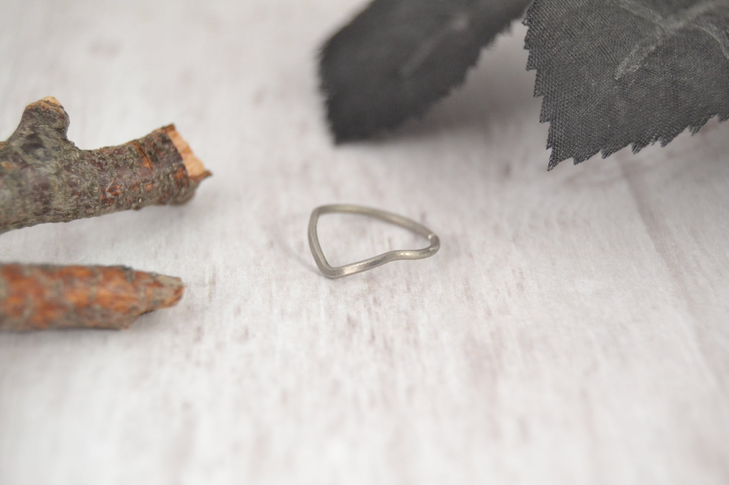 V Titanium Cartilage Earing