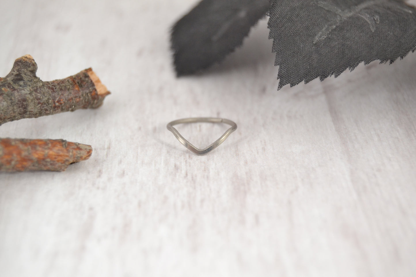 V Titanium Cartilage Earing