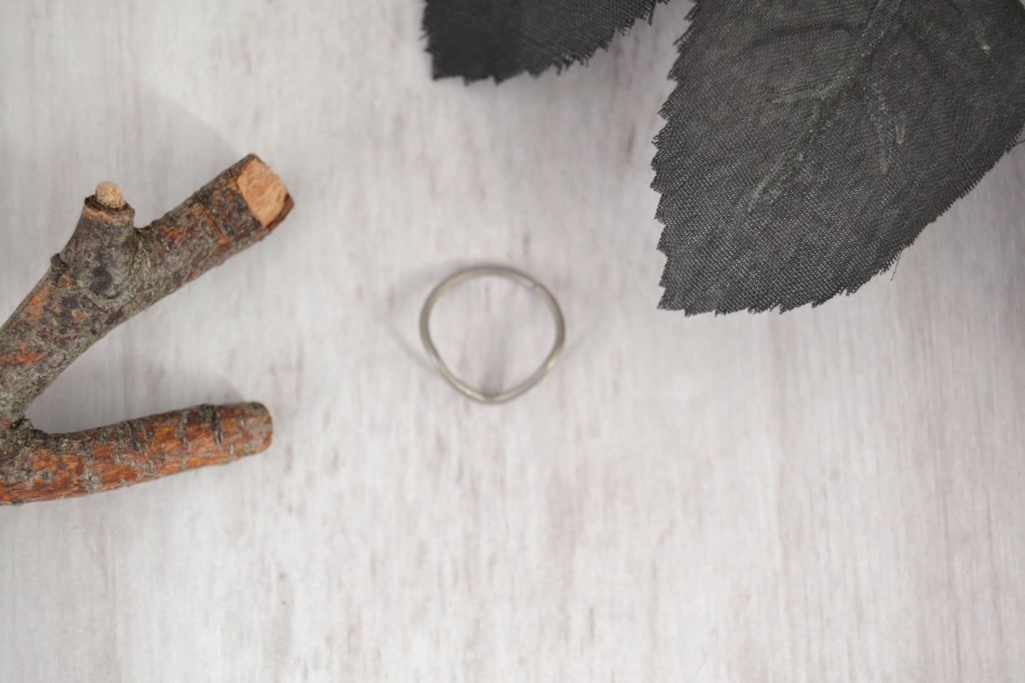 V Titanium Cartilage Earing