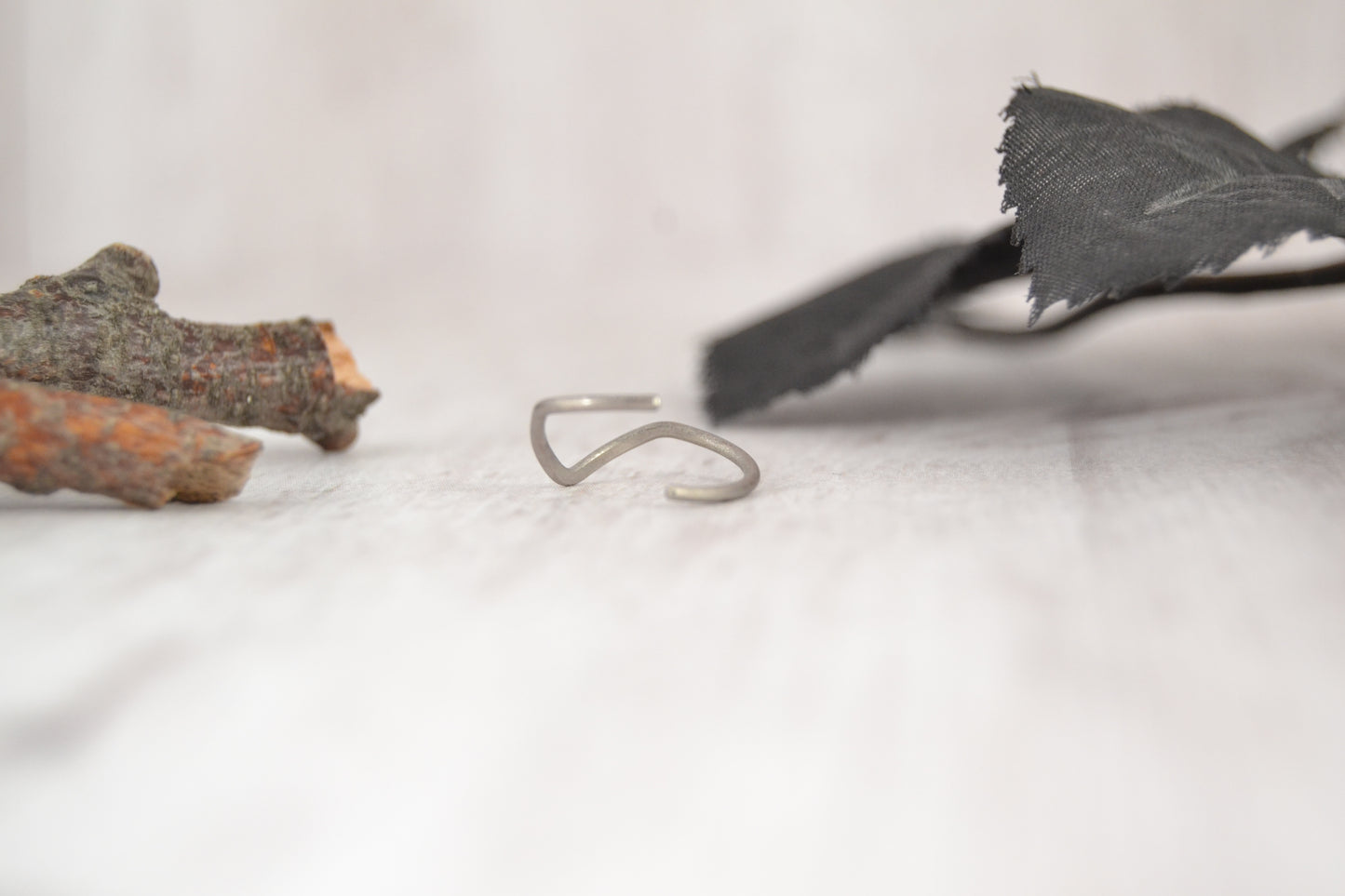 V Titanium Cartilage Earing