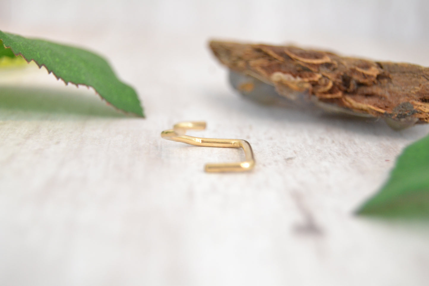 Mountain 18k Yellow Gold Textured Seamless Nipple Ring