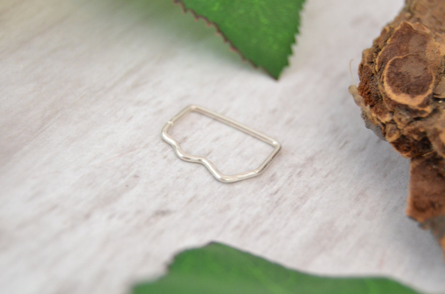 Mountain 14k Palladium White Gold Textured Seamless Nipple Ring