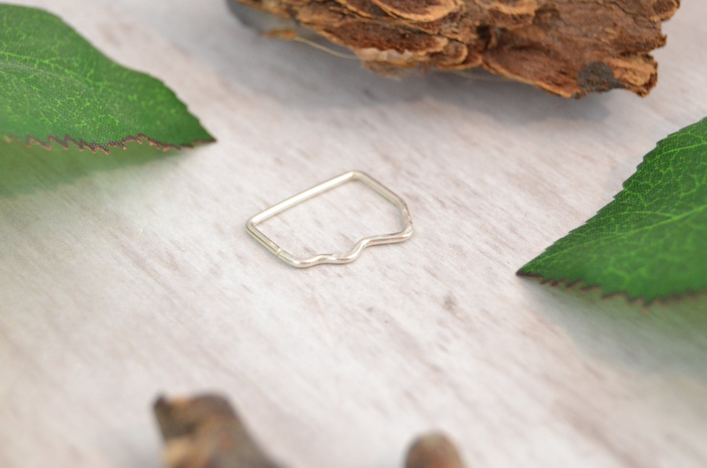 Mountain 14k Palladium White Gold Textured Seamless Nipple Ring