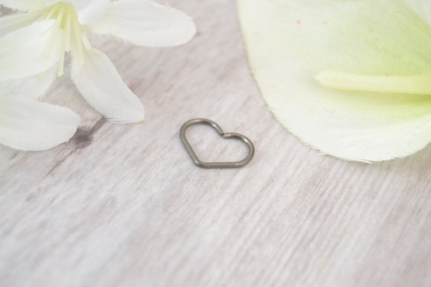 Heart Niobium Cartilage Earring