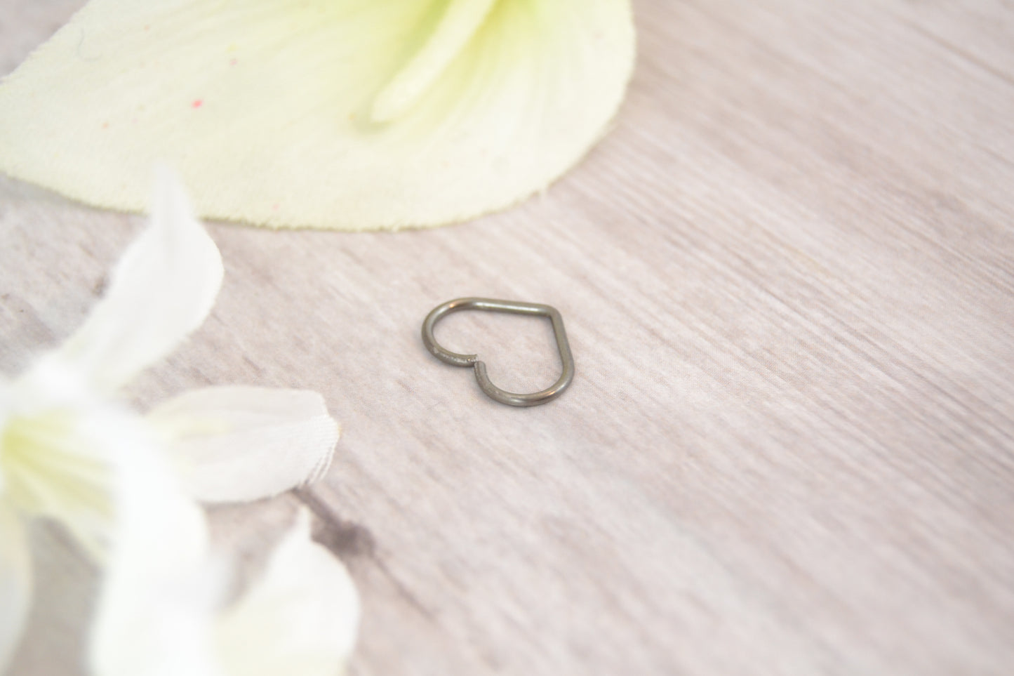 Heart Niobium Cartilage Earring
