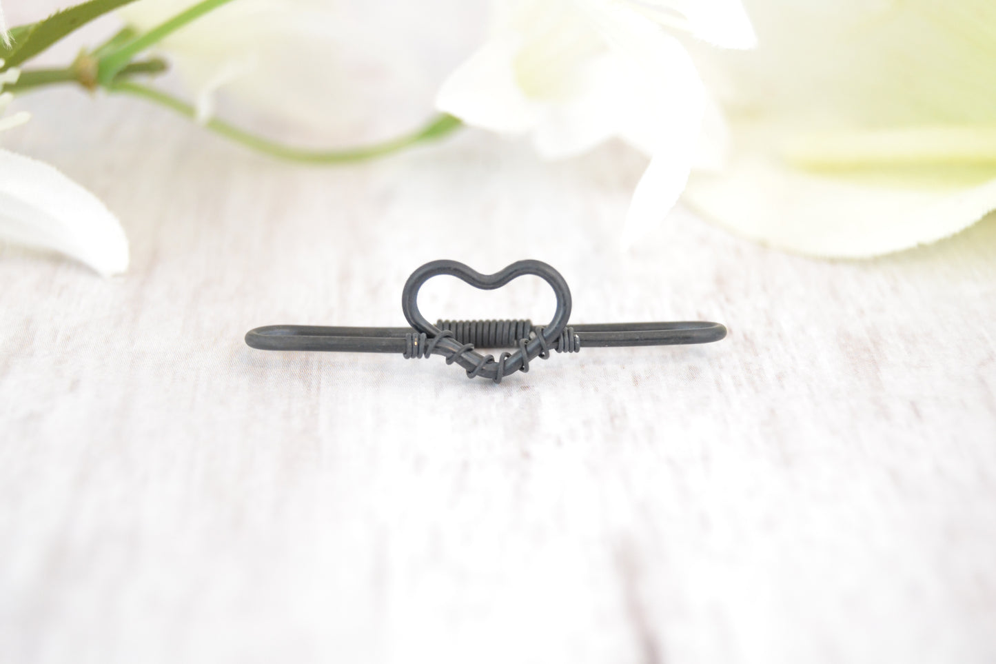 Heart Seamless Industrial Bar - Niobium, Black