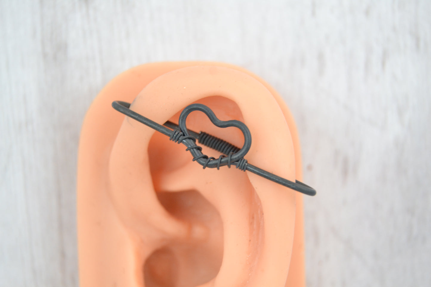 Heart Seamless Industrial Bar - Niobium, Black