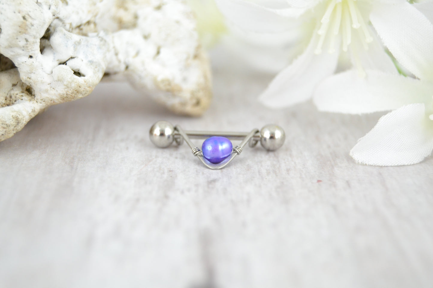 Pearl V Shaped 316L Stainless Steel Nipple Ring - 1 pc