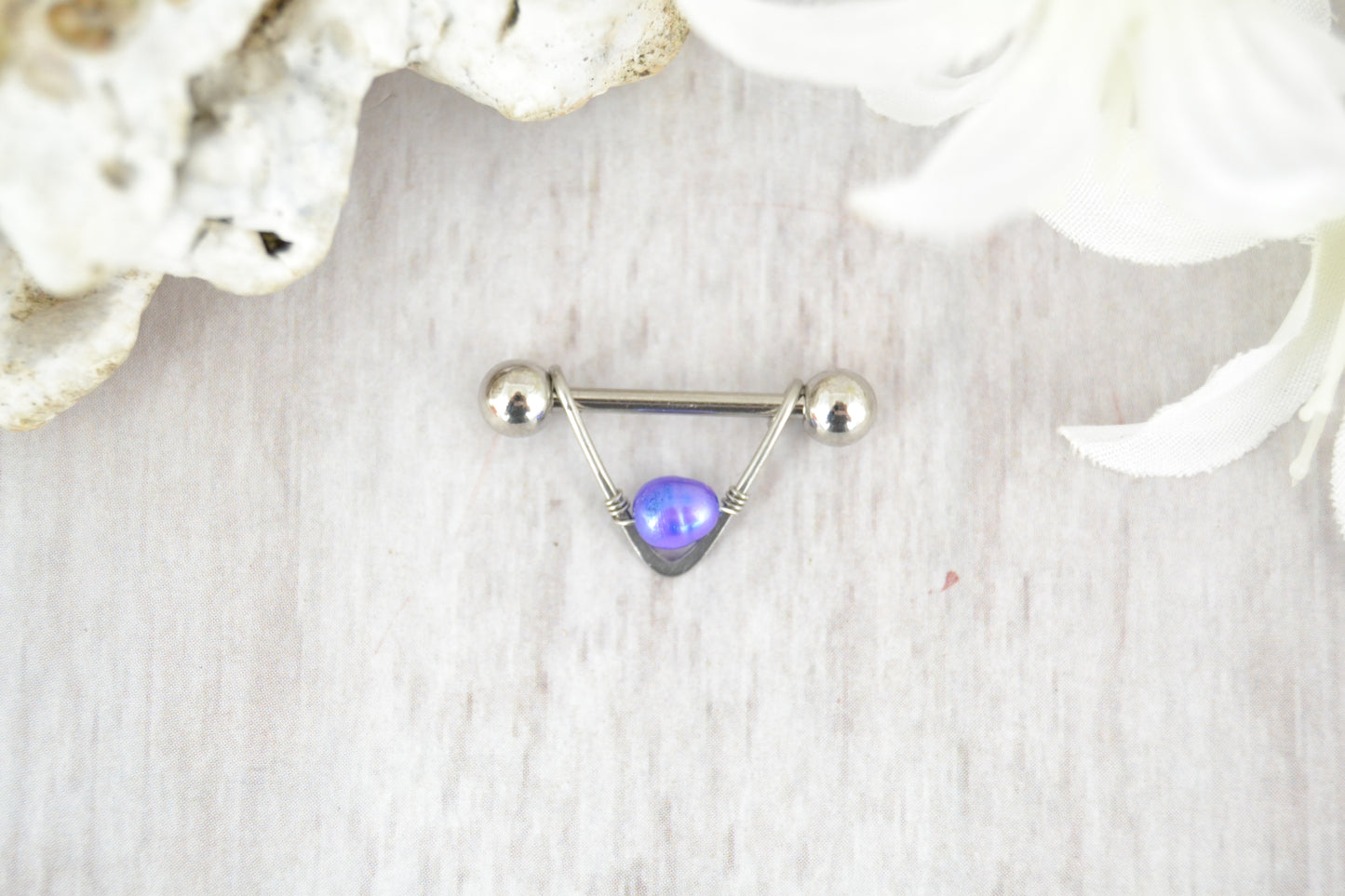 Pearl V Shaped 316L Stainless Steel Nipple Ring - 1 pc