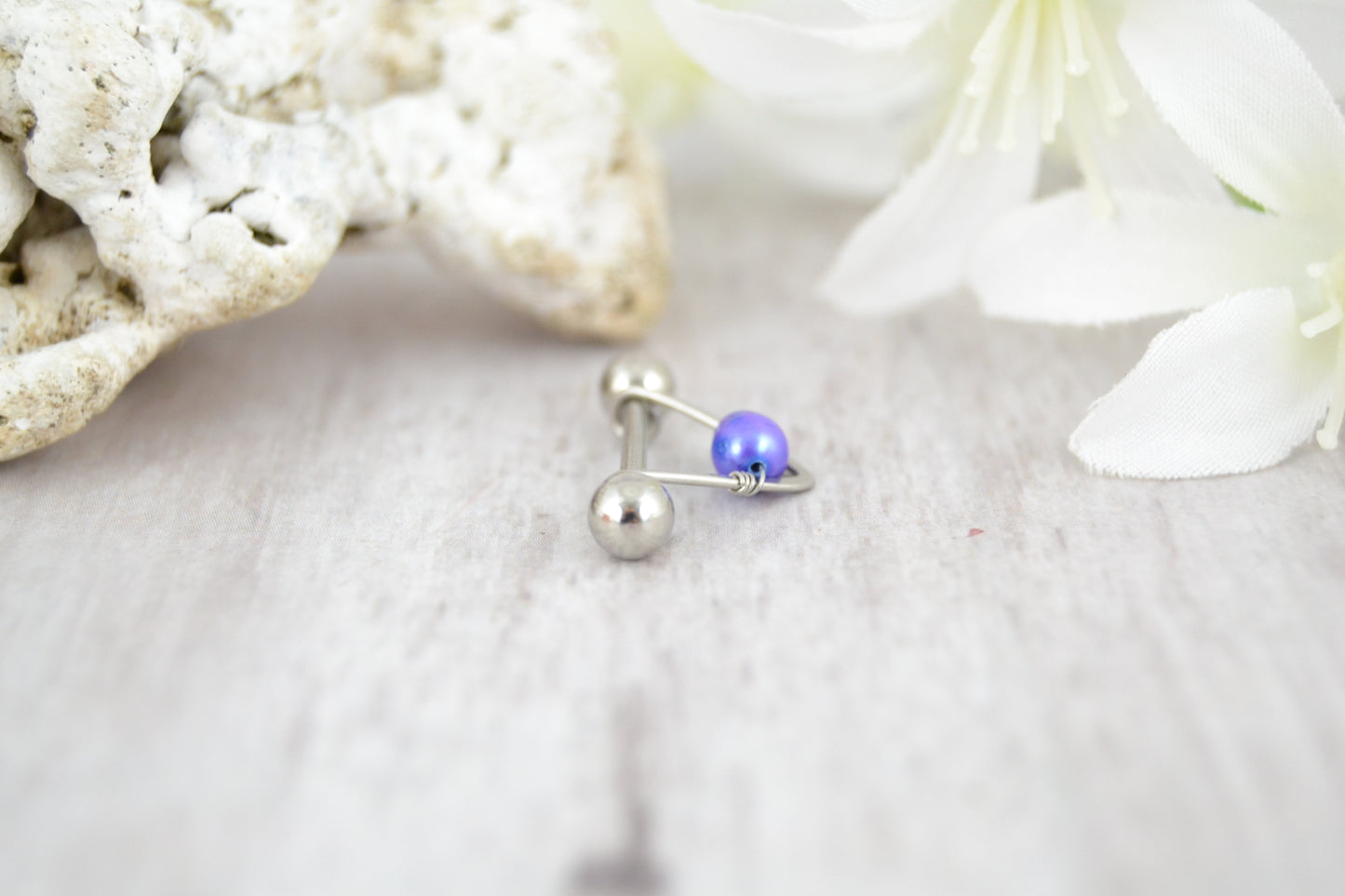 Pearl V Shaped 316L Stainless Steel Nipple Ring - 1 pc