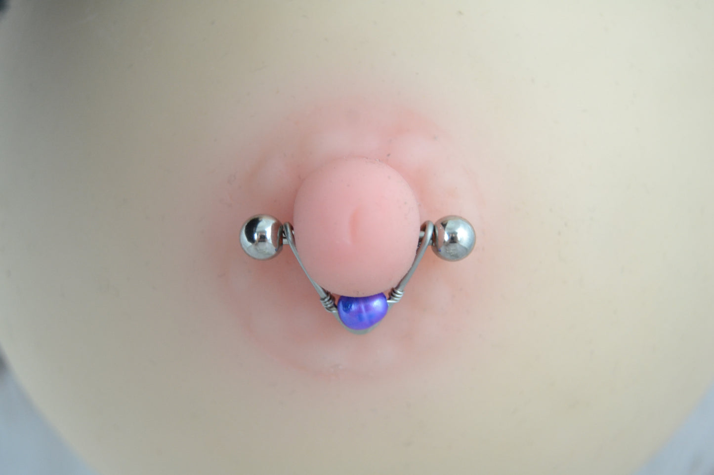 Pearl V Shaped 316L Stainless Steel Nipple Ring - 1 pc