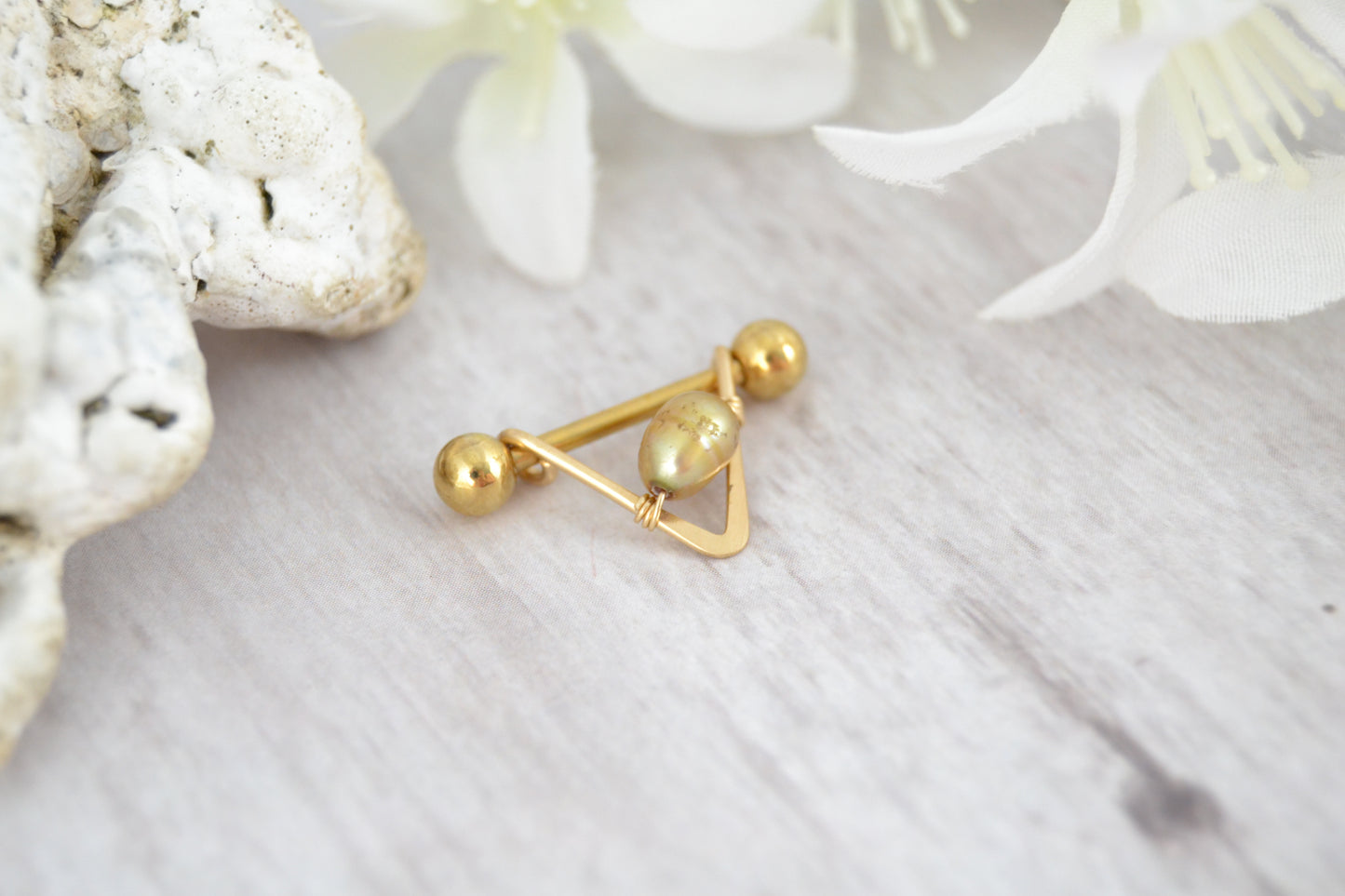 Pearl V Shaped Yellow Gold Nipple Ring - 1 pc