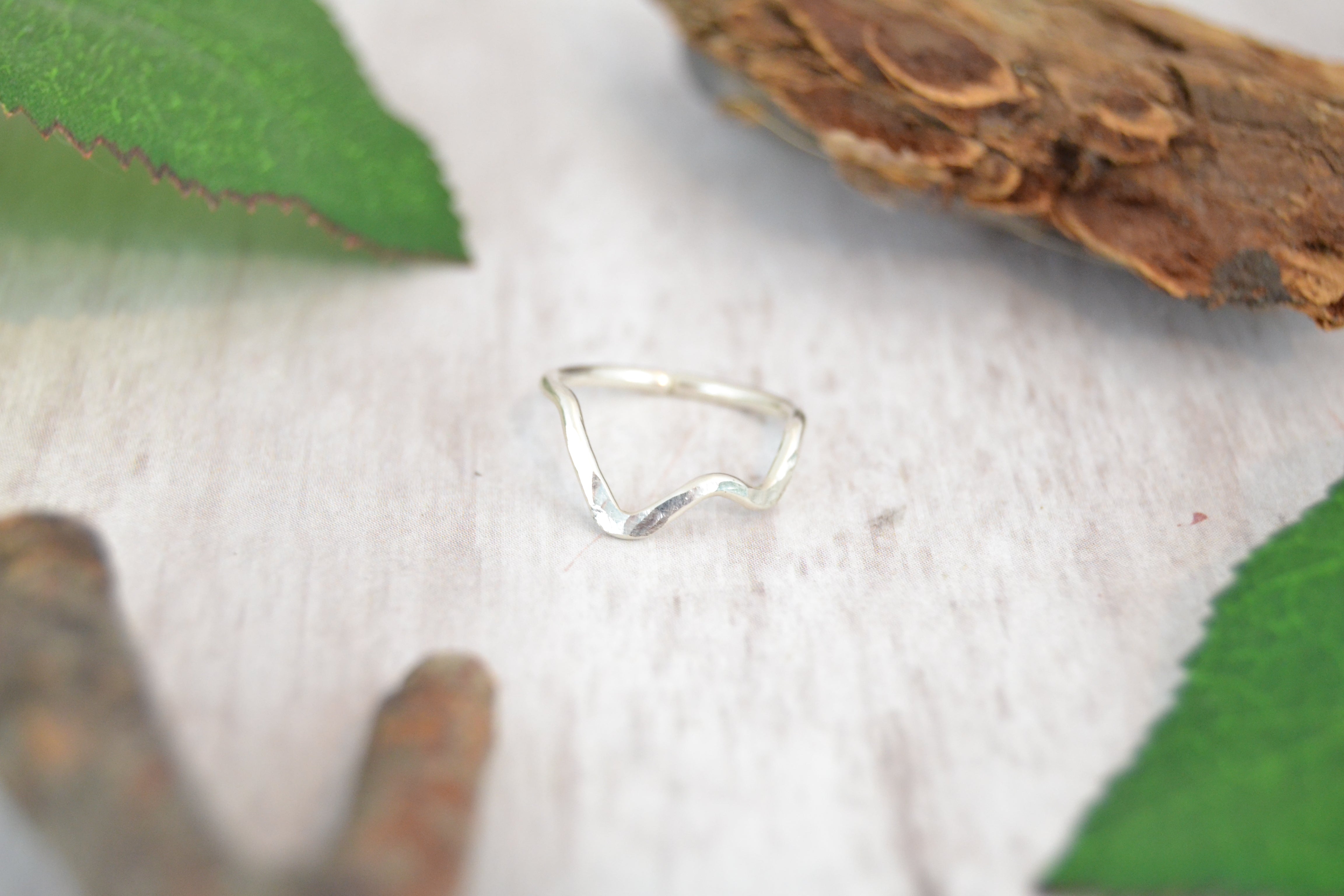 14k Palladium White Gold Mountain Seamless Cartilage Ring