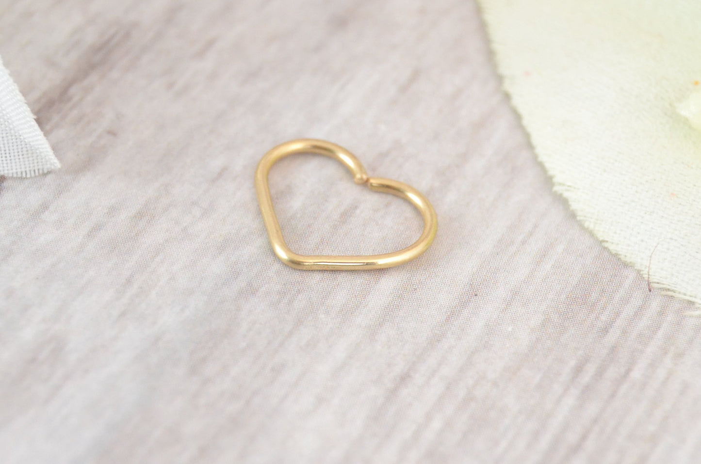 Heart 14k Yellow Gold Seamless Ring