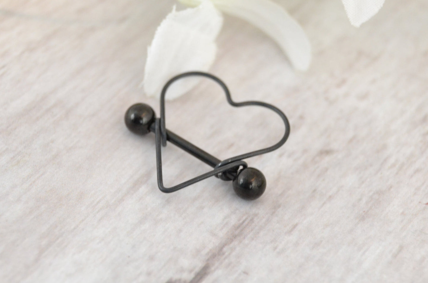 Heart 14g Black PvD 316L Stainless Steel Nipple Ring
