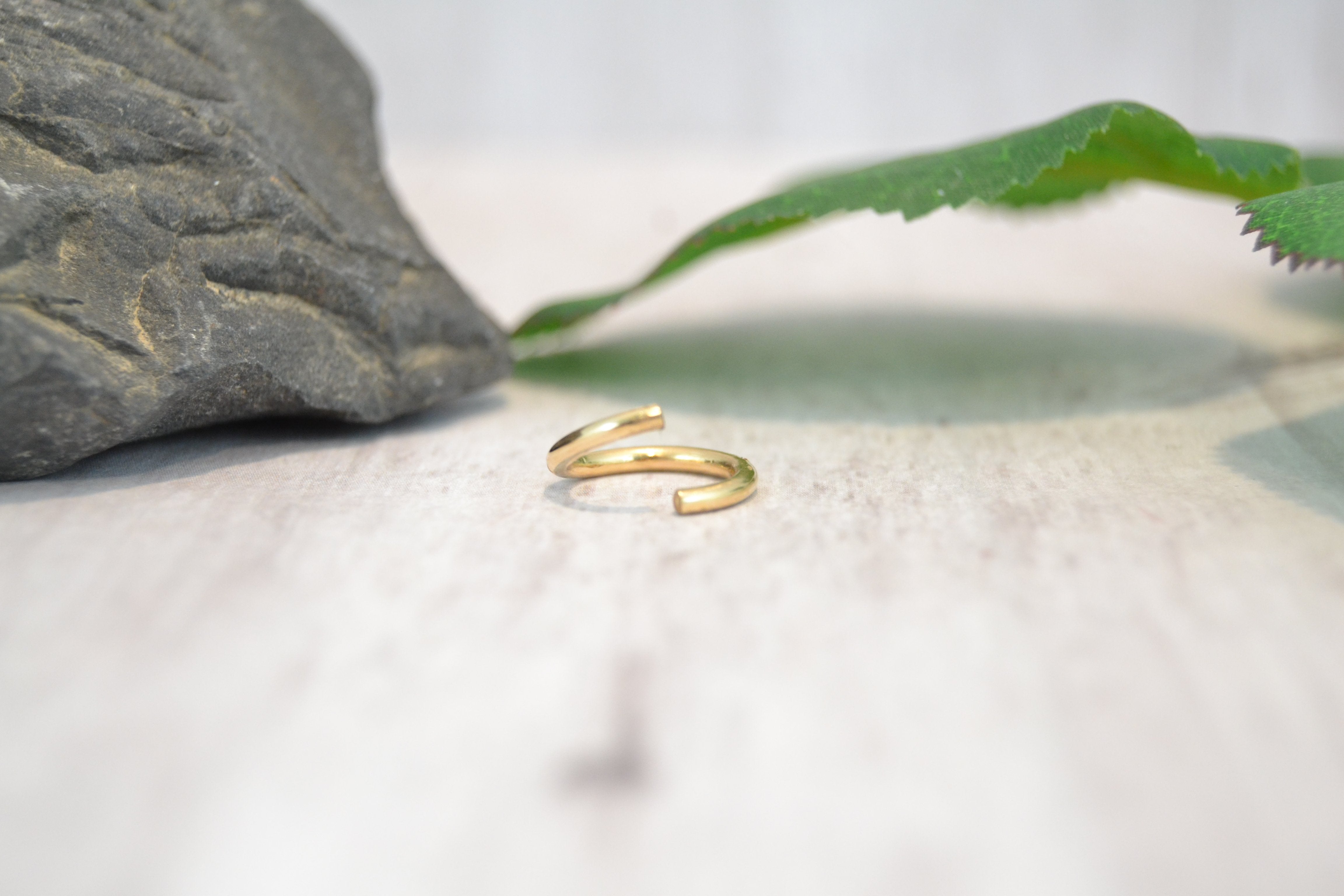 Hatched 14k Gold Seamless Ring