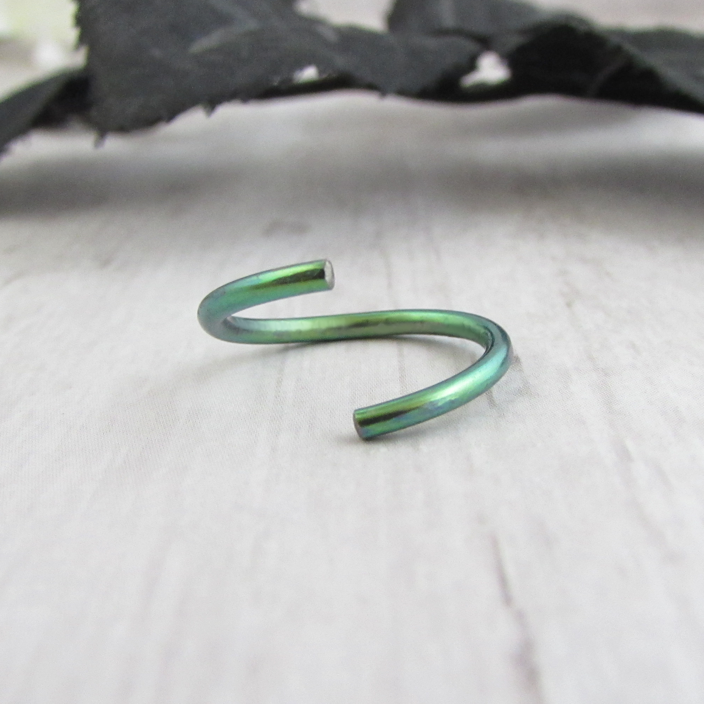 Niobium Seamless Ring - Green